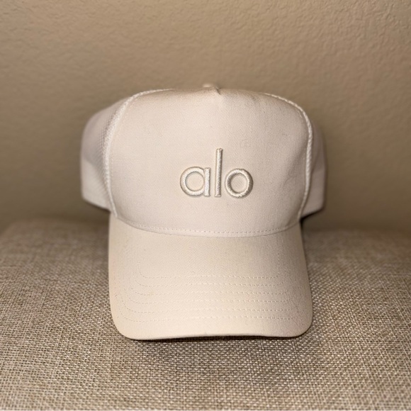 ALO Yoga Accessories - ALO Yoga white Baseball Cap